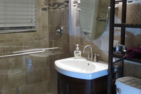 Condominio en venta en Fort Lauderdale, Florida, 1 dormitorio, 69.49 m2 № 1932897 - foto 12