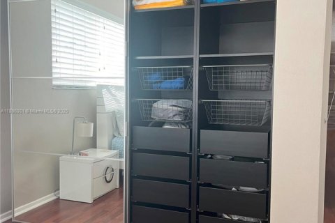 Condominio en venta en Fort Lauderdale, Florida, 1 dormitorio, 69.49 m2 № 1932897 - foto 19