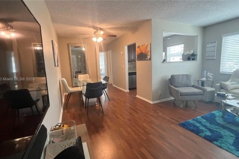 Condominio en venta en Fort Lauderdale, Florida, 1 dormitorio, 69.49 m2 № 1932897 - foto 3