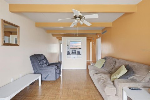Condo in Lake Wales, Florida, 1 bedroom  № 2218200 - photo 13