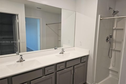 Villa ou maison à vendre à St. Lucie, Floride: 5 chambres, 240.25 m2 № 2086571 - photo 10