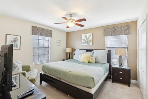 House in Davenport, Florida 8 bedrooms, 363.15 sq.m. № 1250601 - photo 24