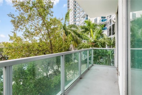 Condo in Sunrise, Florida, 1 bedroom  № 1714316 - photo 11
