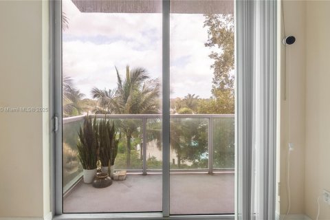 Condo in Sunrise, Florida, 1 bedroom  № 1714316 - photo 10