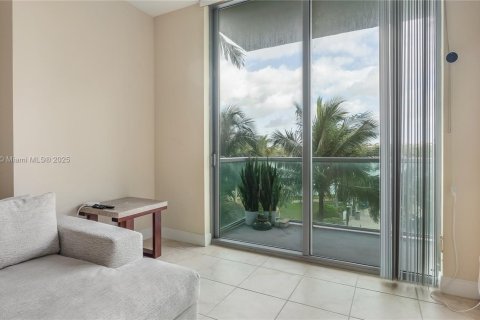 Condo in Sunrise, Florida, 1 bedroom  № 1714316 - photo 9