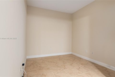 Condo in Sunrise, Florida, 1 bedroom  № 1714316 - photo 21
