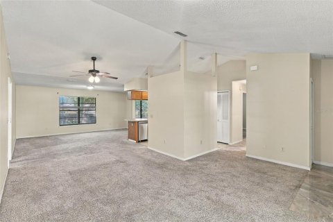 Villa ou maison à vendre à Deltona, Floride: 3 chambres, 131.92 m2 № 2389336 - photo 5