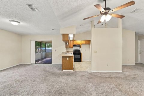 Villa ou maison à vendre à Deltona, Floride: 3 chambres, 131.92 m2 № 2389336 - photo 20