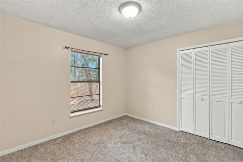 Villa ou maison à vendre à Deltona, Floride: 3 chambres, 131.92 m2 № 2389336 - photo 29