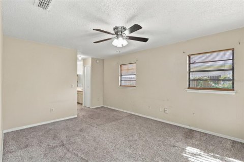 Villa ou maison à vendre à Deltona, Floride: 3 chambres, 131.92 m2 № 2389336 - photo 21