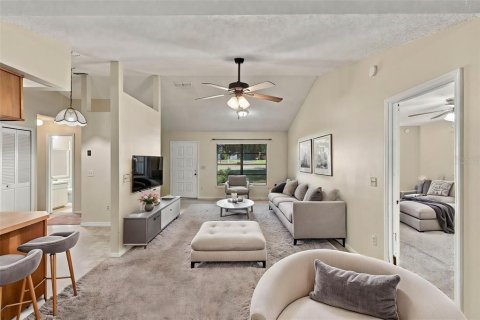 Villa ou maison à vendre à Deltona, Floride: 3 chambres, 131.92 m2 № 2389336 - photo 9