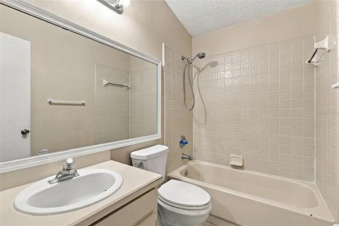 Villa ou maison à vendre à Deltona, Floride: 3 chambres, 131.92 m2 № 2389336 - photo 30