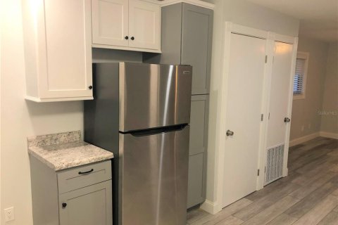 Apartment in New Smyrna Beach, Florida 2 bedrooms, 92.9 sq.m. № 2096027 - photo 12