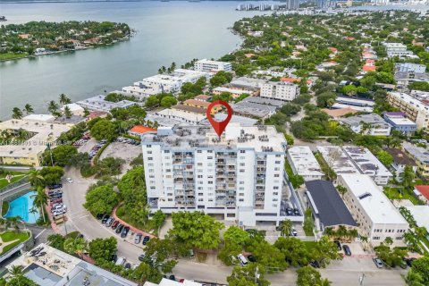 Condo in Miami Beach, Florida, 2 bedrooms  № 1892411 - photo 6