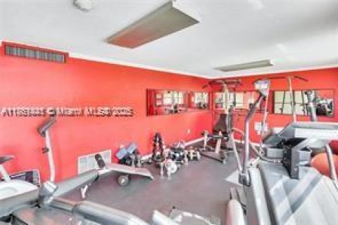 Condo in Miami Beach, Florida, 2 bedrooms  № 1892411 - photo 11