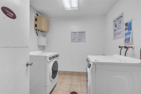 Copropriété à vendre à Miami Beach, Floride: 2 chambres, 108.7 m2 № 1892411 - photo 18
