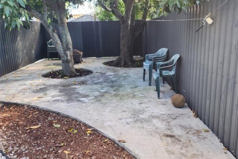 Снять в аренду виллу или дом в Майами, Флорида 1 спальня, 212.84м2, № 2002519 - фото 11