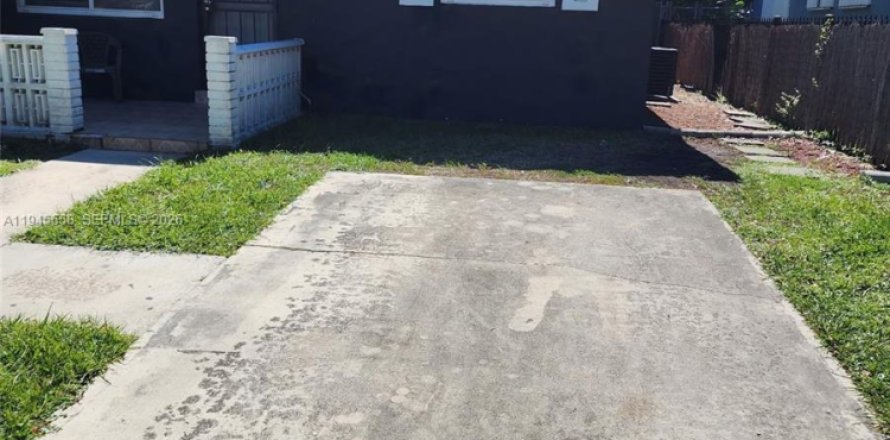 Дом в Майами, Флорида 1 спальня, 212.84м2 № 2002519