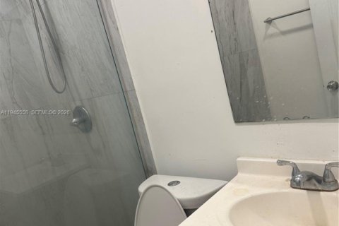 Снять в аренду виллу или дом в Майами, Флорида 1 спальня, 212.84м2, № 2002519 - фото 7