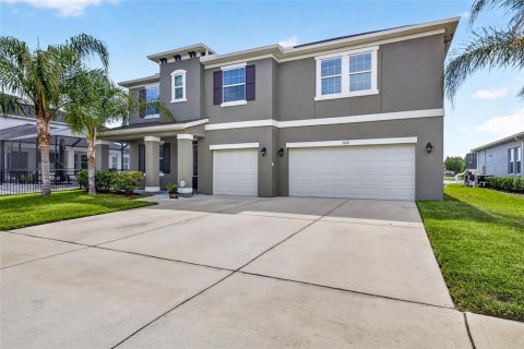 House in Wesley Chapel, Florida 5 bedrooms, 294.78 sq.m. № 2104476 - photo 8