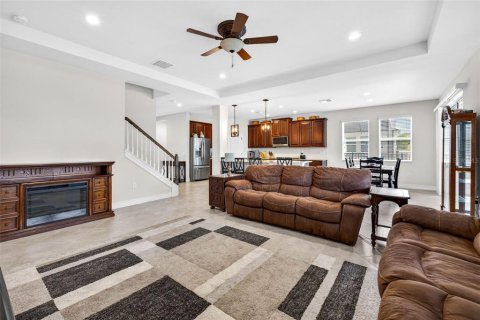 House in Wesley Chapel, Florida 5 bedrooms, 294.78 sq.m. № 2104476 - photo 17