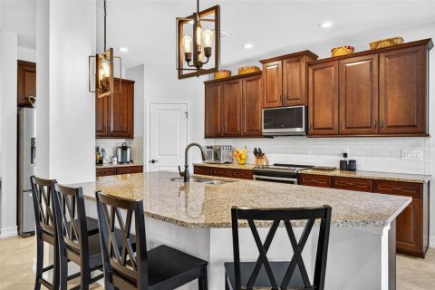 House in Wesley Chapel, Florida 5 bedrooms, 294.78 sq.m. № 2104476 - photo 21