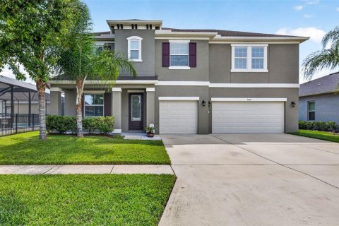 House in Wesley Chapel, Florida 5 bedrooms, 294.78 sq.m. № 2104476 - photo 2