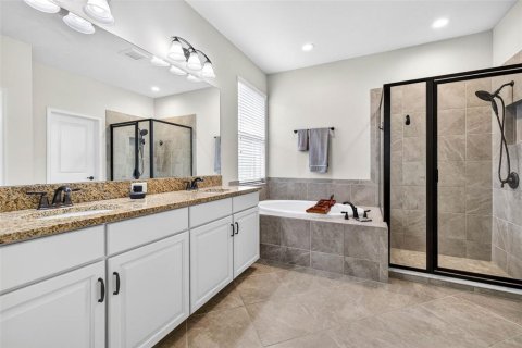 House in Wesley Chapel, Florida 5 bedrooms, 294.78 sq.m. № 2104476 - photo 30