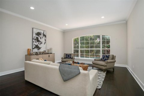 House in Orlando, Florida 5 bedrooms, 496.38 sq.m. № 1829820 - photo 11