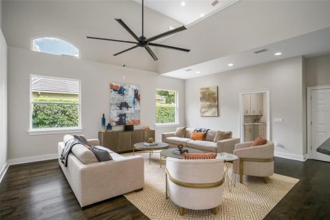 House in Orlando, Florida 5 bedrooms, 496.38 sq.m. № 1829820 - photo 26