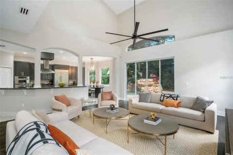 House in Orlando, Florida 5 bedrooms, 496.38 sq.m. № 1829820 - photo 25