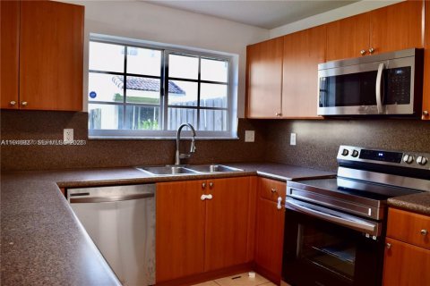 Touwnhouse à vendre à Homestead, Floride: 3 chambres, 153.94 m2 № 2003630 - photo 7