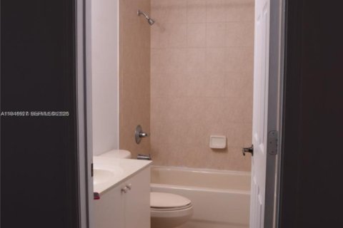 Touwnhouse à vendre à Homestead, Floride: 3 chambres, 153.94 m2 № 2003630 - photo 13