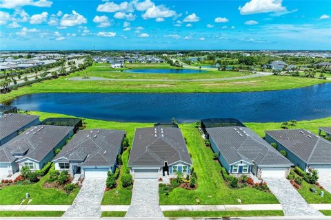 House in Lakewood Ranch, Florida 4 bedrooms, 190.08 sq.m. № 1806777 - photo 1