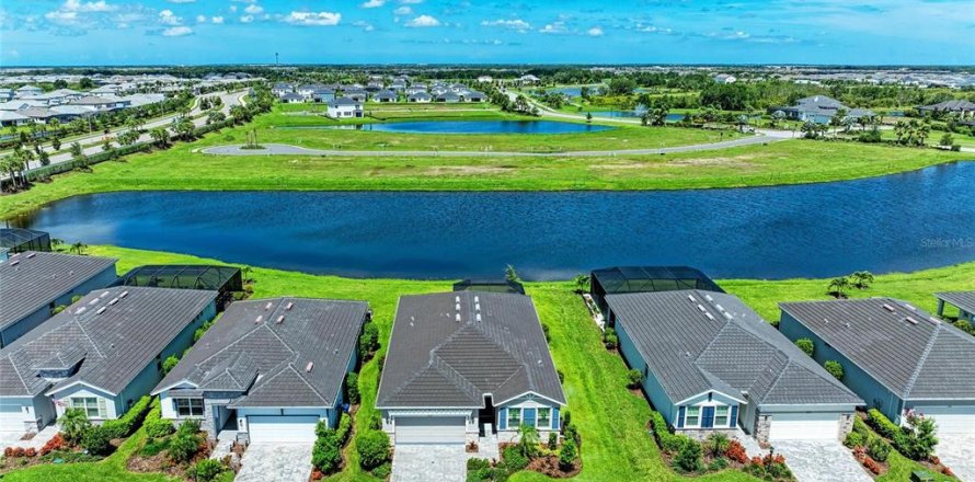 House in Lakewood Ranch, Florida 4 bedrooms, 190.08 sq.m. № 1806777