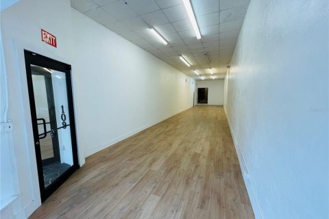 Commercial property in Kissimmee, Florida 329.8 sq.m. № 2213377 - photo 3