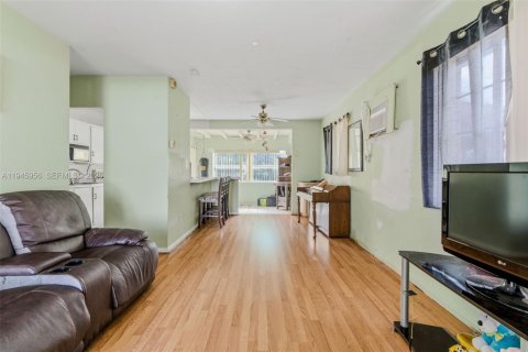 Купить виллу или дом в Хомстед, Флорида 3 спальни, 106.84м2, № 2008927 - фото 12