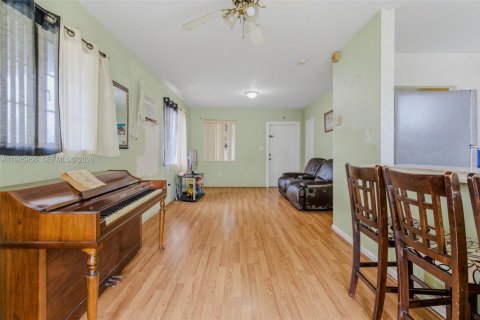 Купить виллу или дом в Хомстед, Флорида 3 спальни, 106.84м2, № 2008927 - фото 13