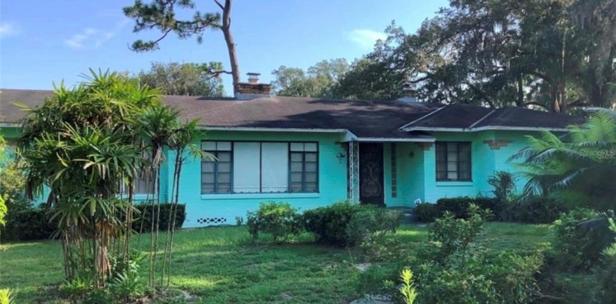 House in Winter Park, Florida 2 bedrooms, 144.83 sq.m. № 1909286