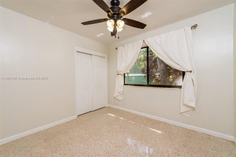 Villa ou maison à vendre à Miami, Floride: 3 chambres, 119.57 m2 № 1952341 - photo 11