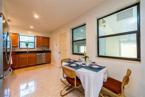 Villa ou maison à vendre à Miami, Floride: 3 chambres, 119.57 m2 № 1952341 - photo 4