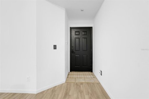 Condominio en venta en Orlando, Florida, 4 dormitorios, 122.91 m2 № 1873448 - foto 4