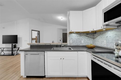 Condominio en venta en Orlando, Florida, 4 dormitorios, 122.91 m2 № 1873448 - foto 6