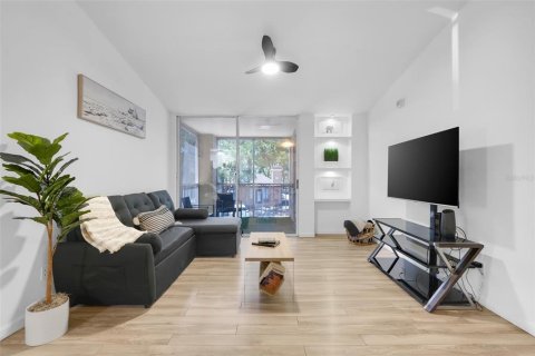 Condominio en venta en Orlando, Florida, 4 dormitorios, 122.91 m2 № 1873448 - foto 12