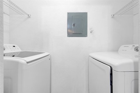 Condominio en venta en Orlando, Florida, 4 dormitorios, 122.91 m2 № 1873448 - foto 25