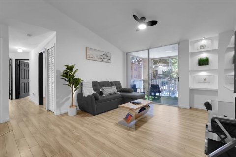 Condominio en venta en Orlando, Florida, 4 dormitorios, 122.91 m2 № 1873448 - foto 11