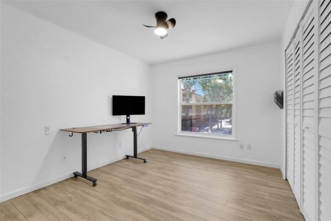Condominio en venta en Orlando, Florida, 4 dormitorios, 122.91 m2 № 1873448 - foto 18