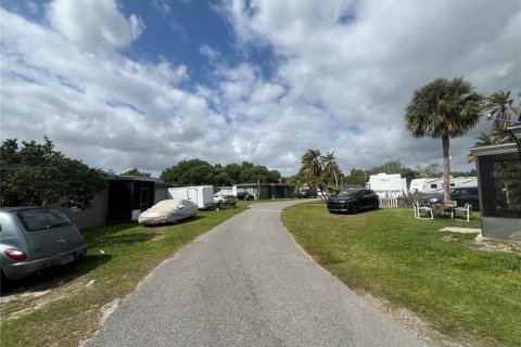 Propiedad comercial en venta en Oakland, Florida, 41 dormitorio, 1581.29 m2 № 2127933 - foto 10