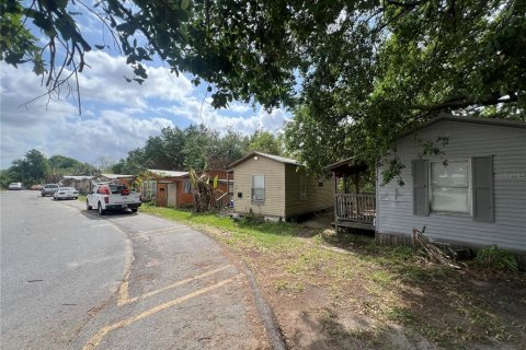 Propiedad comercial en venta en Oakland, Florida, 41 dormitorio, 1581.29 m2 № 2127933 - foto 4