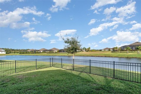 House in Parrish, Florida 4 bedrooms, 198.72 sq.m. № 2217732 - photo 26